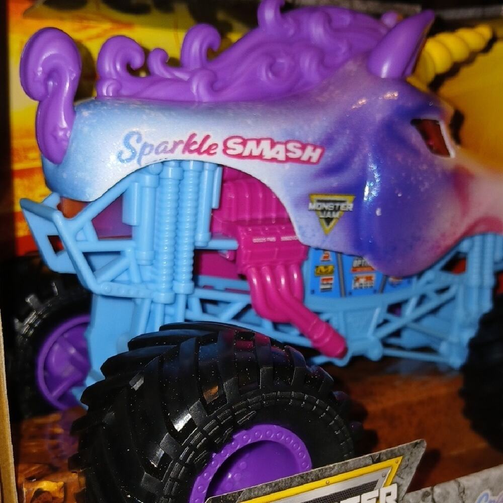 Sparkle Smash Unicorn Monster Jam Truck Toy 1/24 - Picture 3 of 5